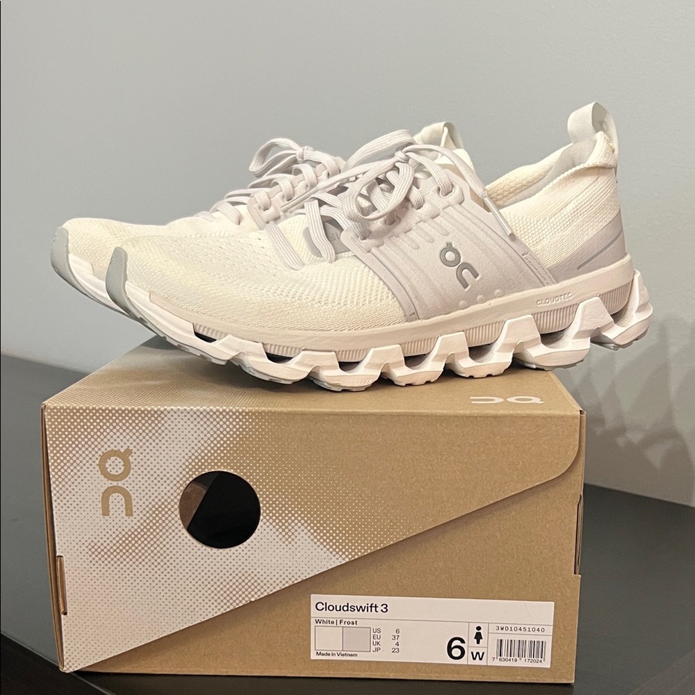 On Running Cloudswift 3 White Gray Athletic Shoes